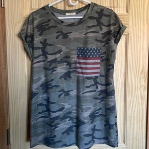 12PM BY MON AMI camo American flag pocket top | Size L